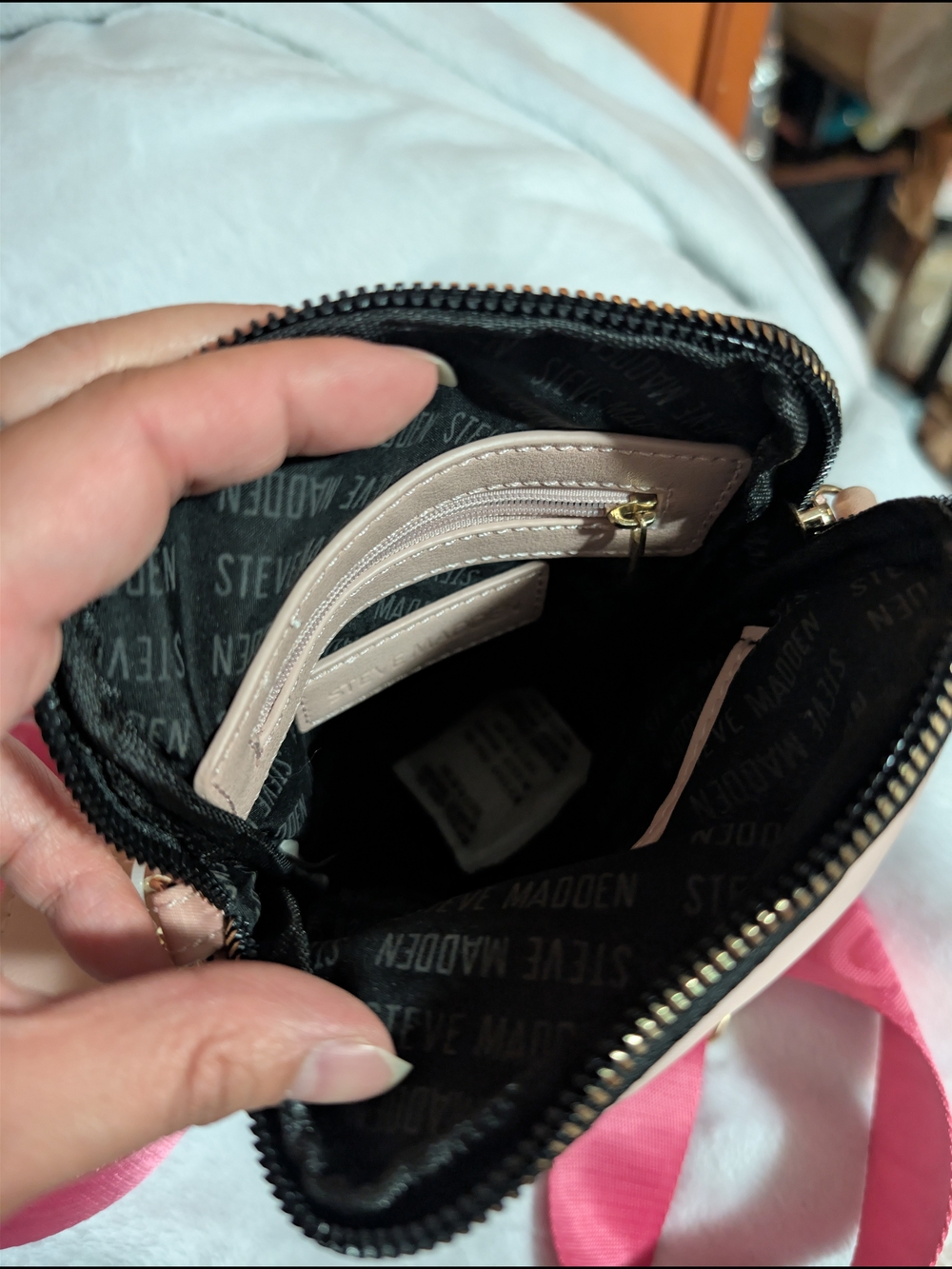 Steve Madden Pink Crossbody Phone Bag with Detachable Strap - Picture 5 of 8